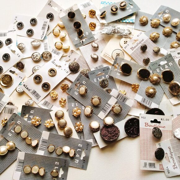 Large Vintage Button Lot-All Cards-Complete & Partials-350+ - Picture 11 of 13